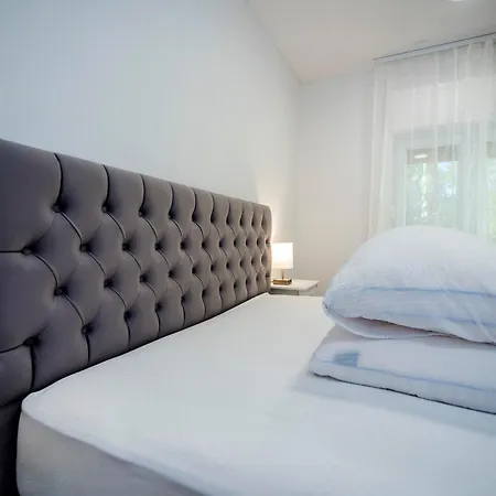 M&m Pelivan Apartman Salona