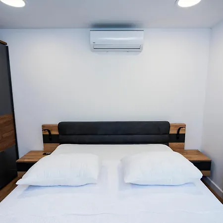 M&m Pelivan Apartman Salona