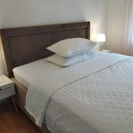 M&m Pelivan Apartment